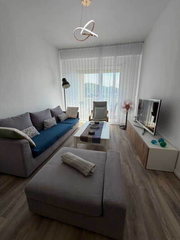 🏢 Jepet me qira Apartament 2+1 tek Golden Park