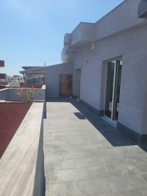 Apartment 2+1 with veranda for rent in Fresk!!