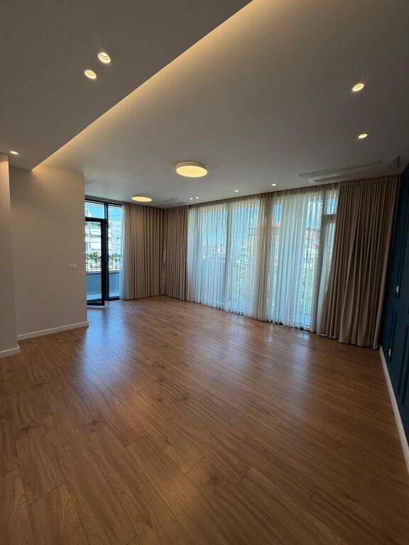 UFFICIO IN AFFITTO PRESSO LAKE VIEW RESIDENCE