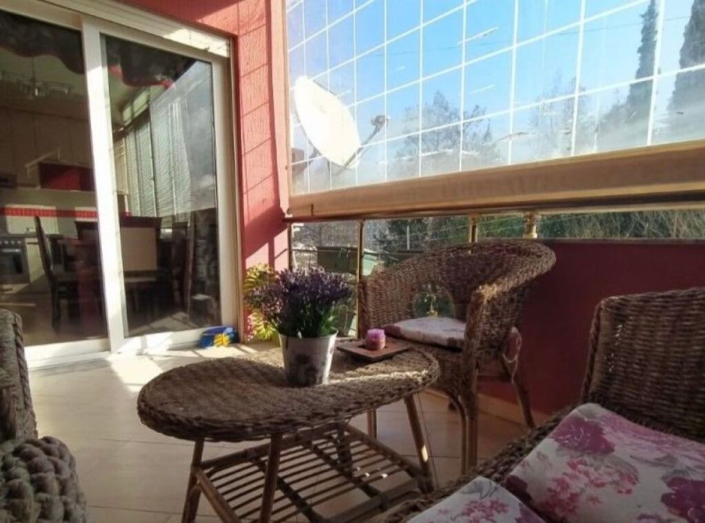 Apartment 1+1 for Sale at Komuna e Parisit