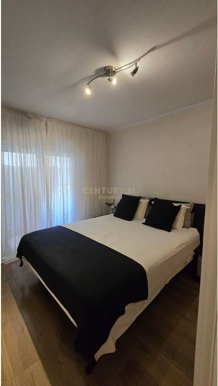 Apartament 2+1+ post parkimi per Shitje te Stadiumi Air Albania