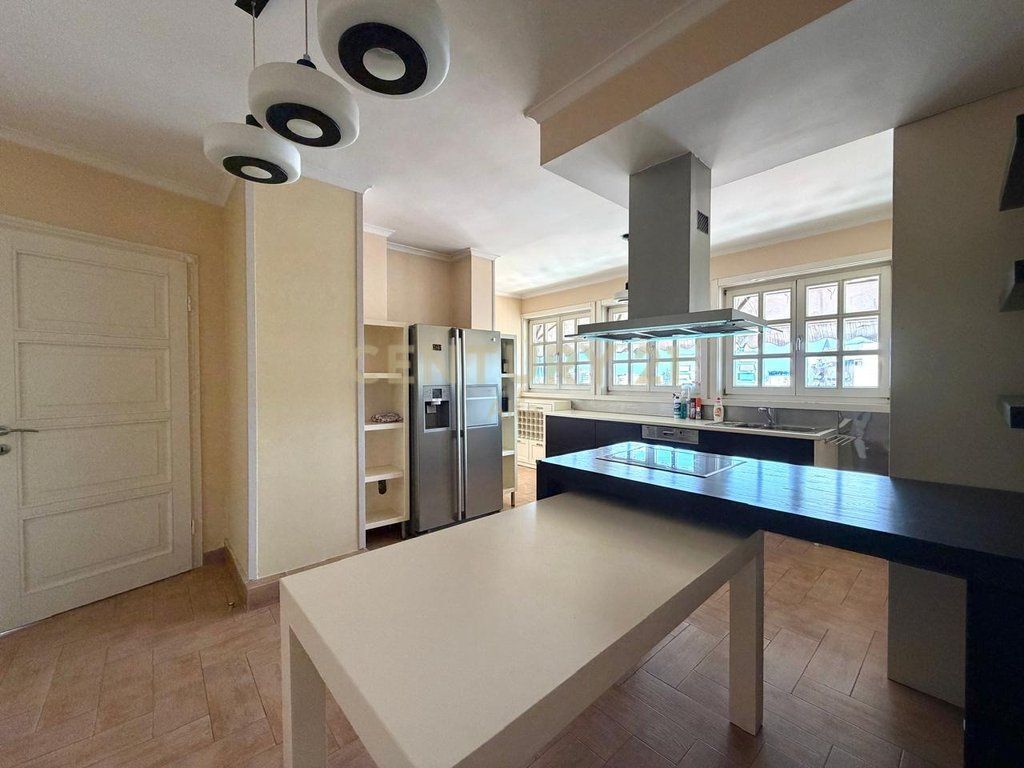 **Duplex 3+1 con veranda in vendita a Myslym Shyri**