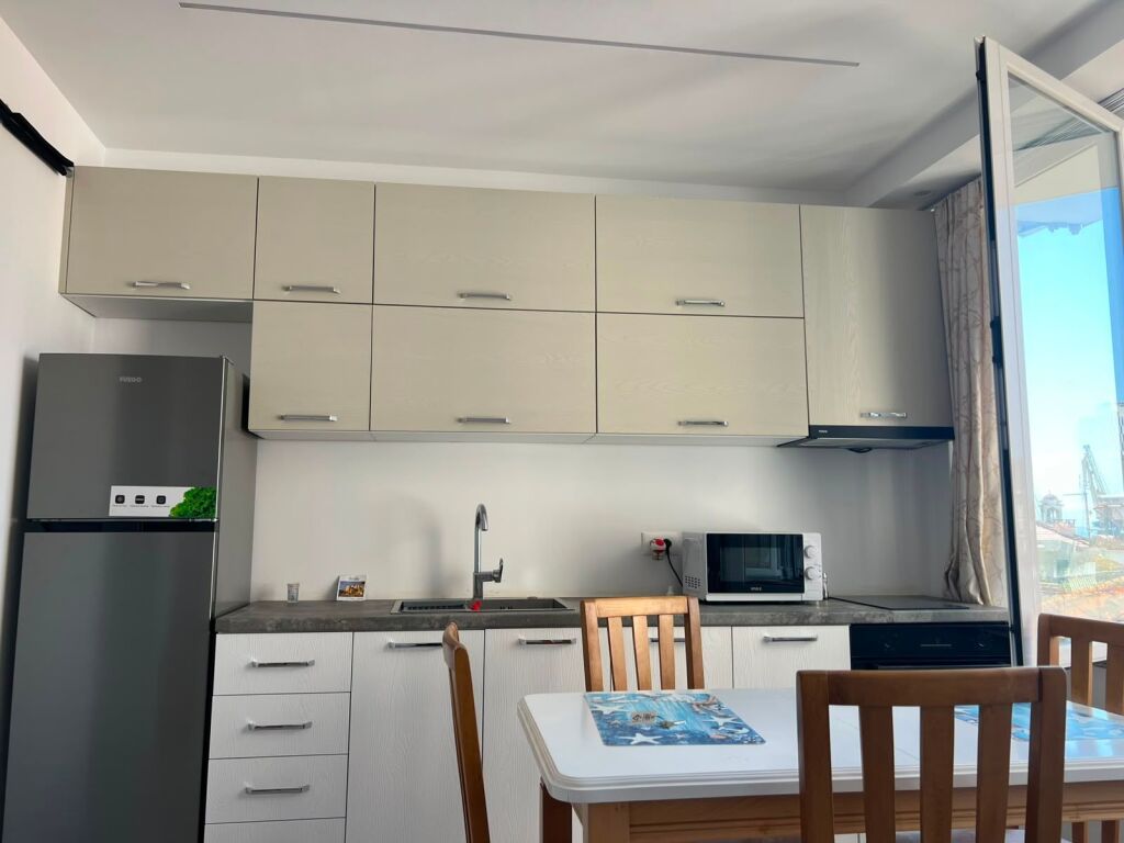 Apartament 1+1 për Shitje – Qendra e Durrësit, pranë Bashkisë