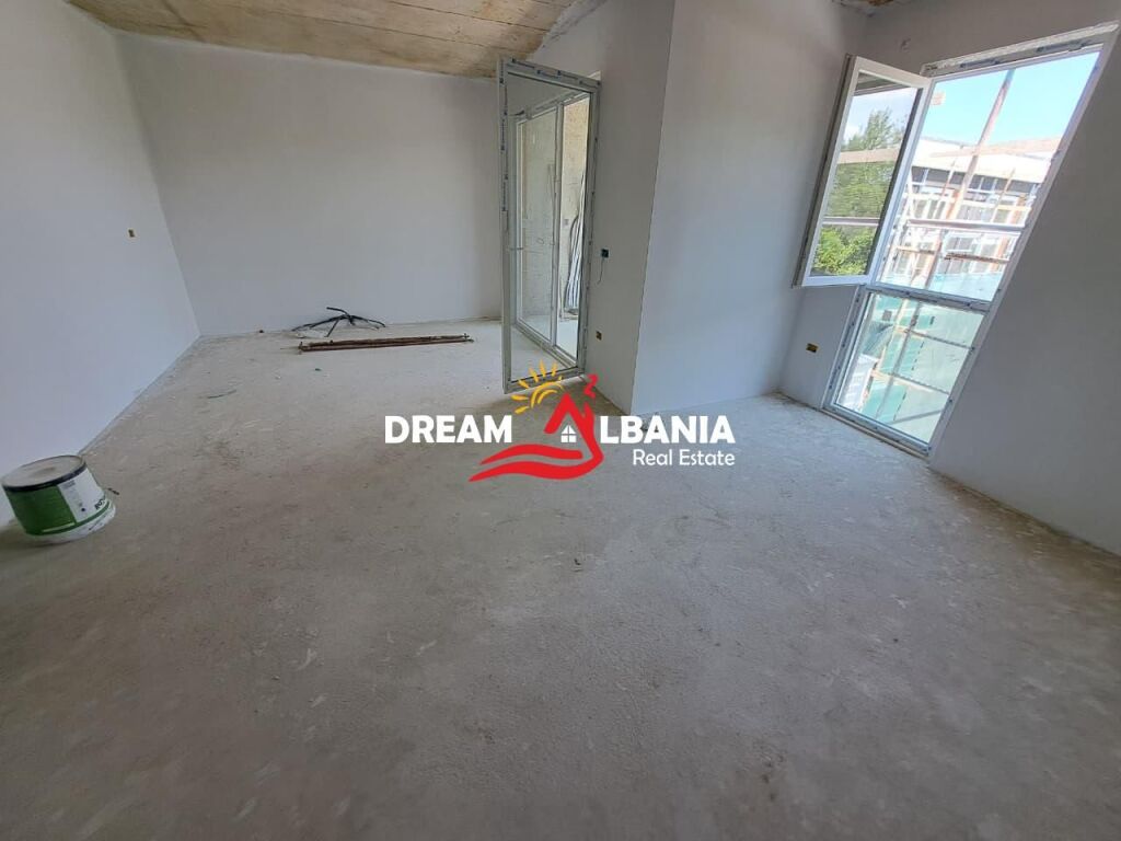 Apartament 2+1 ne shitje tek liqeni I thate prane Radisson Hotel ne Tirane (ID 5121001)