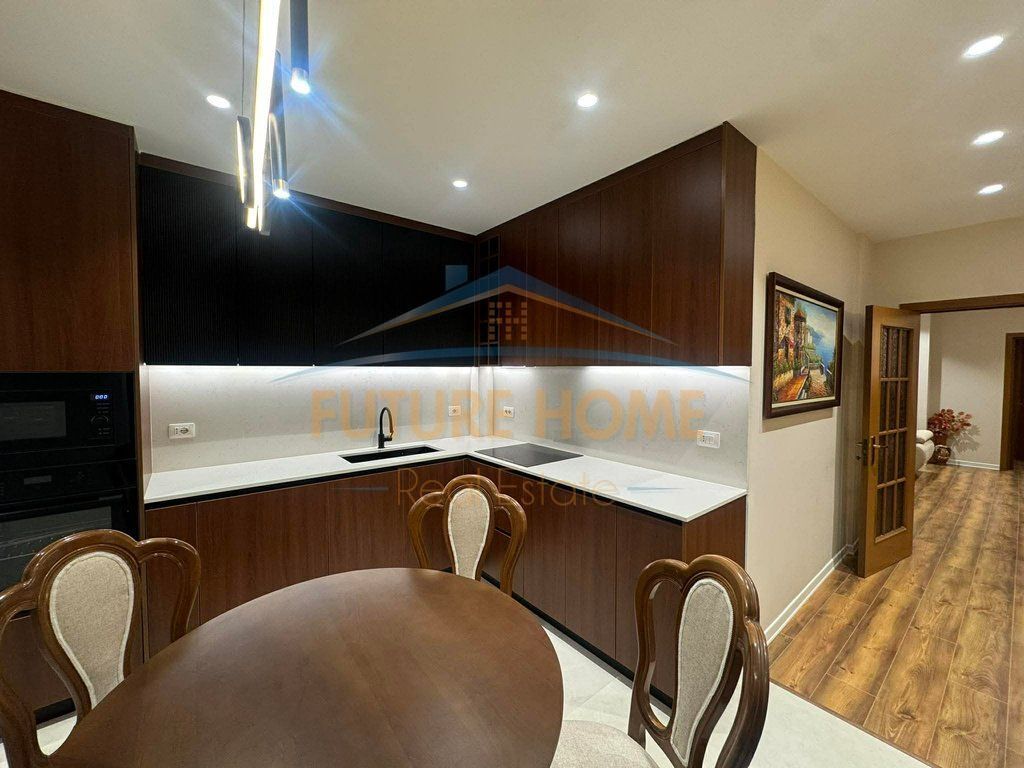 For sale 2+1+2 , Mine Peza Street. UNA67077