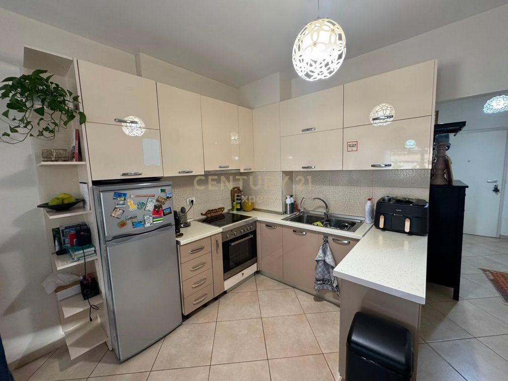 APARTAMENT 3+1 PER QIRA TEK ISH RESTORANT DURRESI 750 € /Muaj