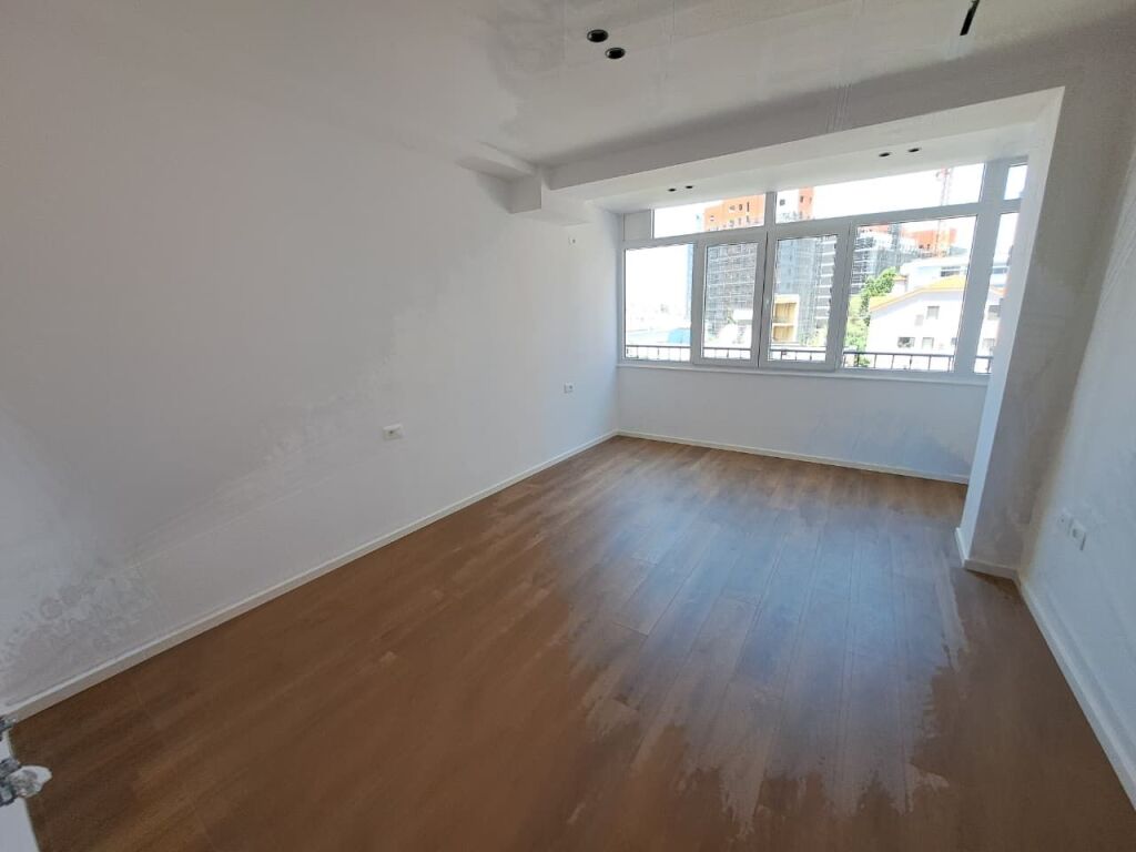 Garsoniere ne Shitje 21Dhjetori, Prane Hotel Mondialit (ID 5100001)