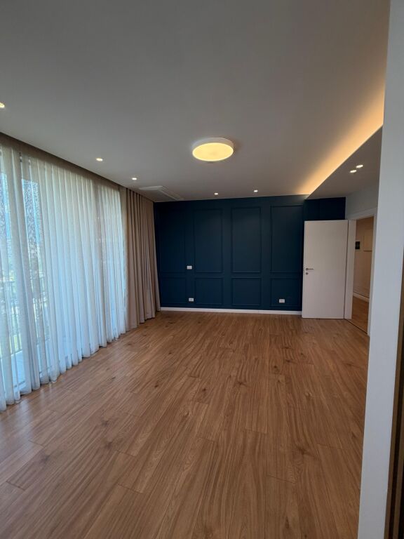 UFFICIO IN AFFITTO PRESSO LAKE VIEW RESIDENCE