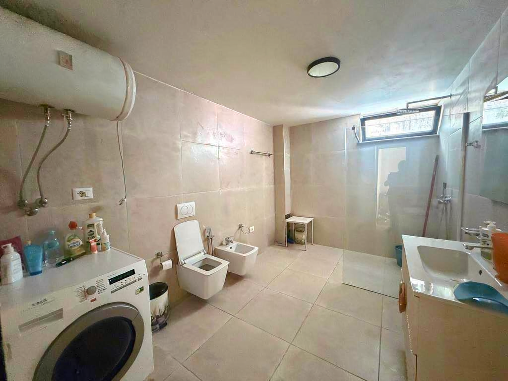 Apartment 1+1 + Parking space for rent near Medreseja