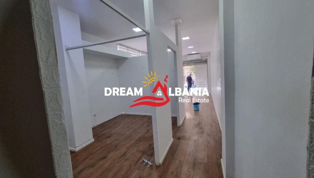 Locale Commerciale in Affitto – Myslym Shyri, dietro la Stazione di Carburante Kastrati (42711181)
