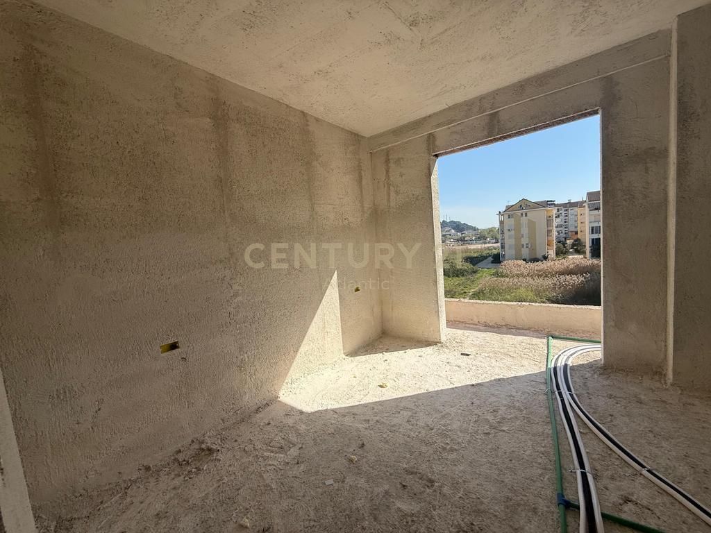 Apartament 1+1 Për Shitje në Golem!