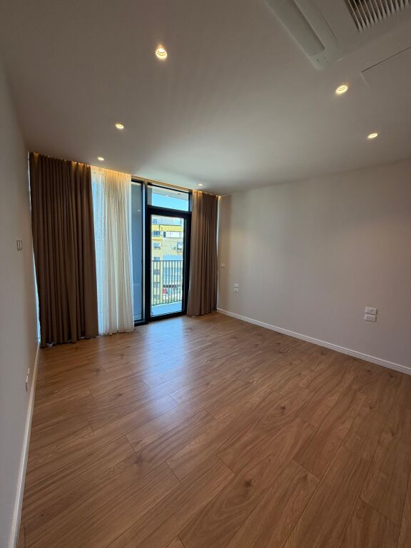 UFFICIO IN AFFITTO PRESSO LAKE VIEW RESIDENCE