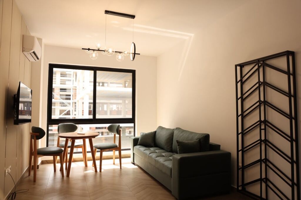 Shitet Apartament 1+1 në Malin e Robit, Golem