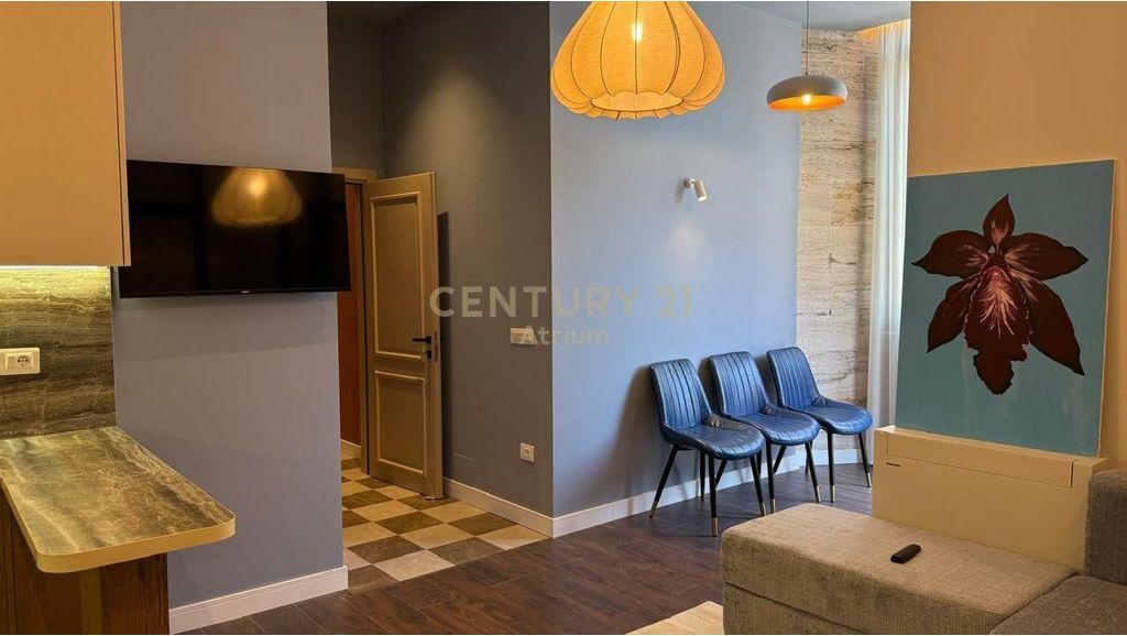 Apartament 1+1 Me Qira në Pazari i Ri, Tiranë - 700€