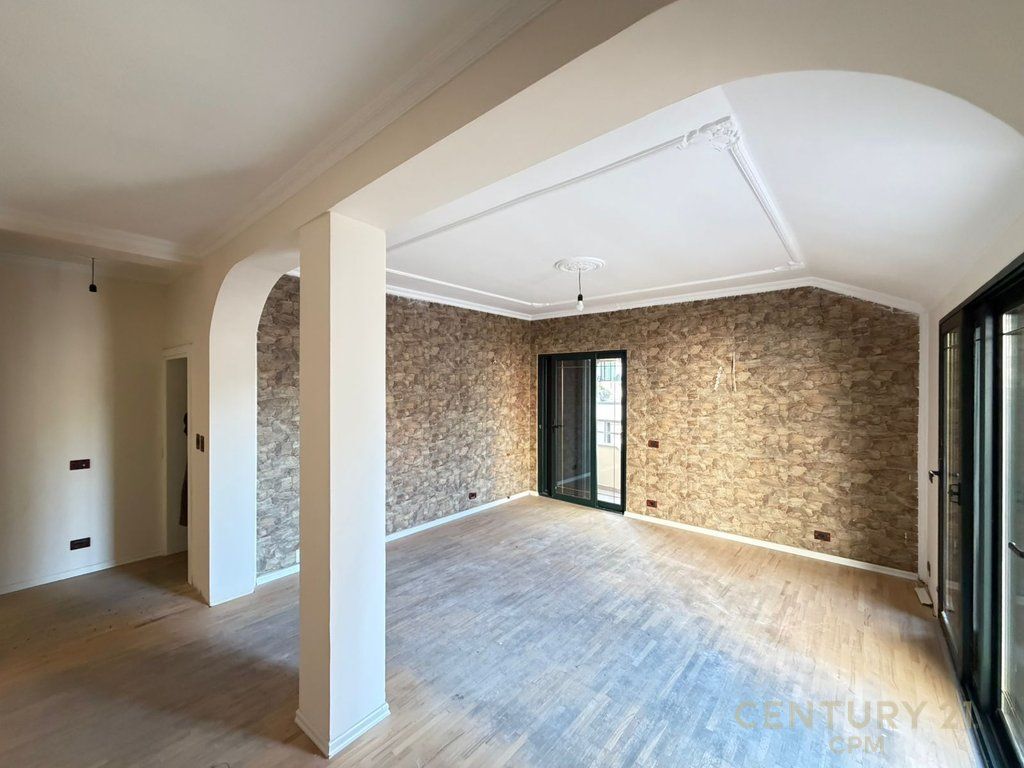 FOUR-STORY VILLA FOR RENT NEAR THE ZOOLOGICAL GARDEN! 2,500 € /Month