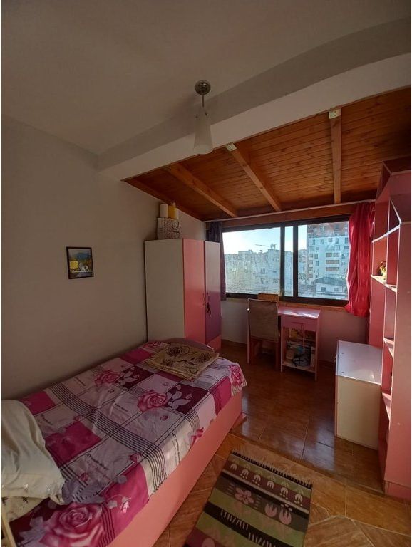 Apartament 2+1 Me Qira në Laprakë, Tiranë