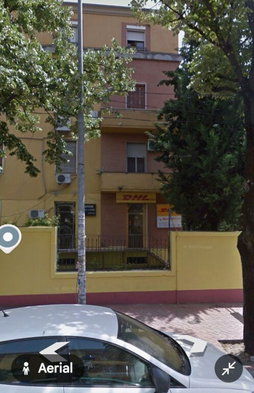 Business premises for rent in the heart of the block  