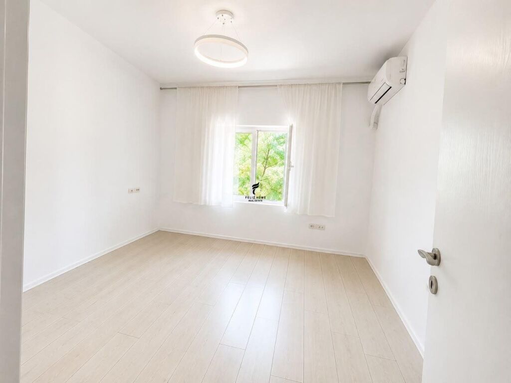 OFFICE FOR RENT 50 M2 BLLOK 65,000 LEKE FH-81331