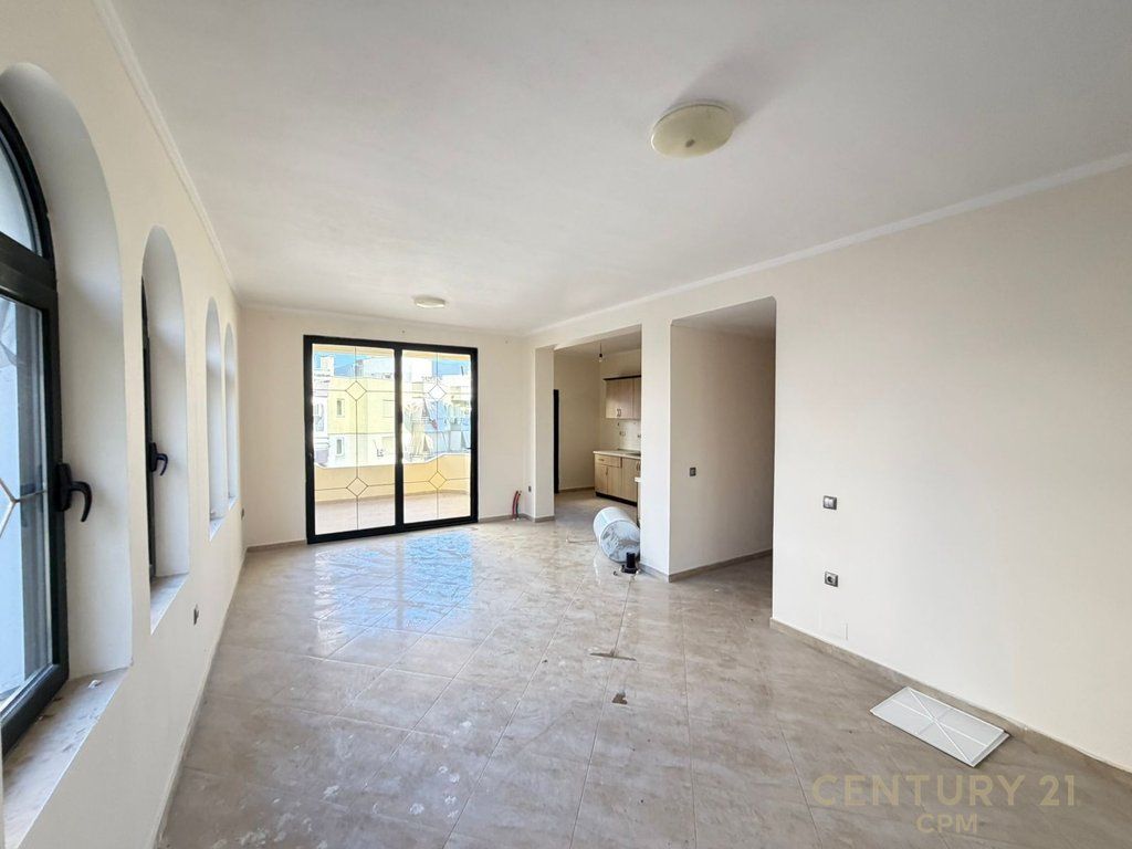 FOUR-STORY VILLA FOR RENT NEAR THE ZOOLOGICAL GARDEN! 2,500 € /Month