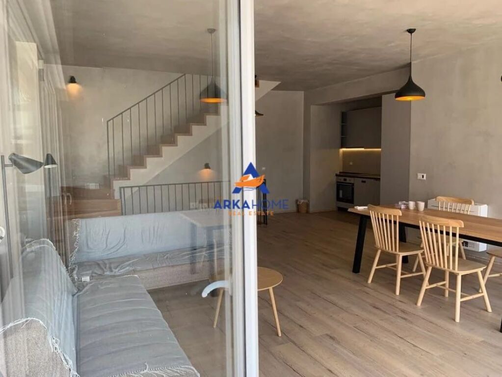 AFFITTASI APPARTAMENTO DUPLEX DI LUSSO 2+1 DUPLEX + VERANDA "KODRA E DIELLIT 2" 1200 EURO