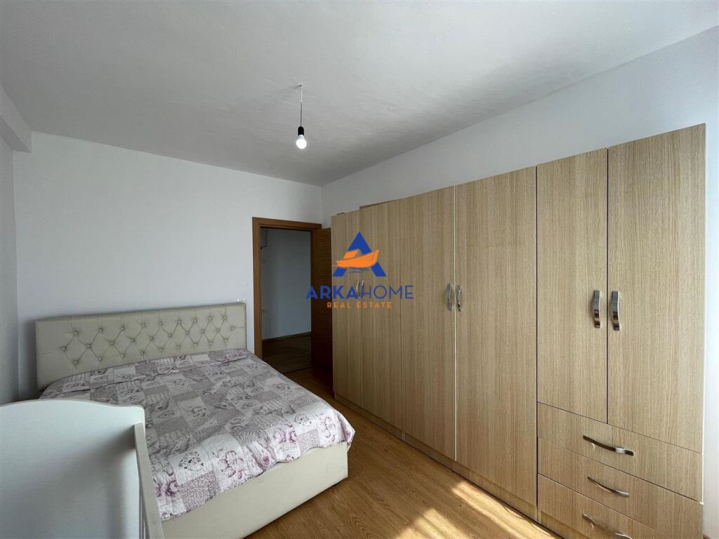 JEPET APARTAMENT ME QERA 2+1+BALLKON "VORE" 40.000 LEKE (I DISKUTUESHEM)