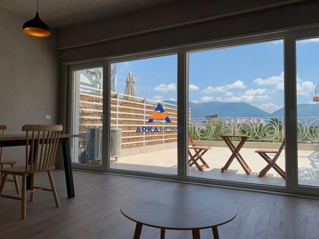 AFFITTASI APPARTAMENTO DUPLEX DI LUSSO 2+1 DUPLEX + VERANDA "KODRA E DIELLIT 2" 1200 EURO
