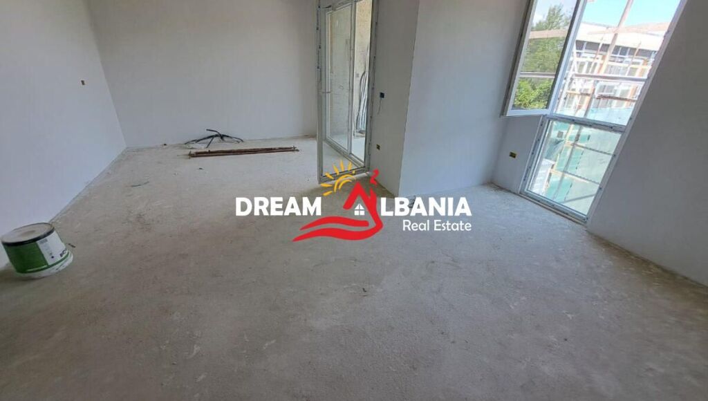 Appartamento 2+1 in vendita vicino al lago secco presso Radisson Hotel a Tirana (ID 5121001)