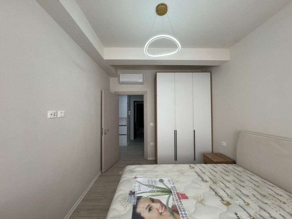 Apartment 2+1, Astir!