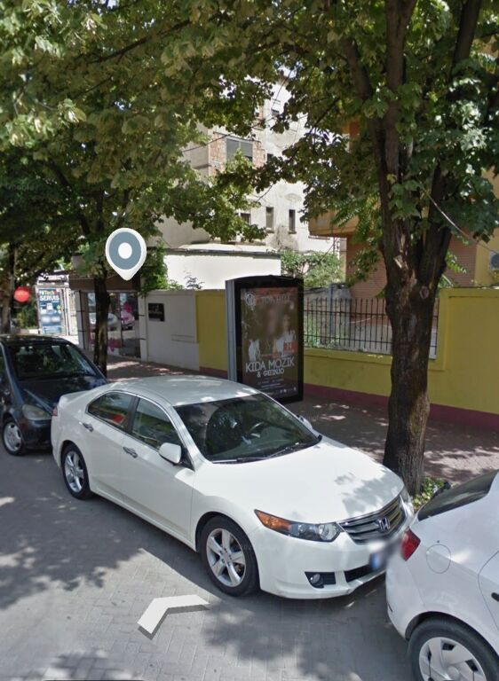 Business premises for rent in the heart of the block  