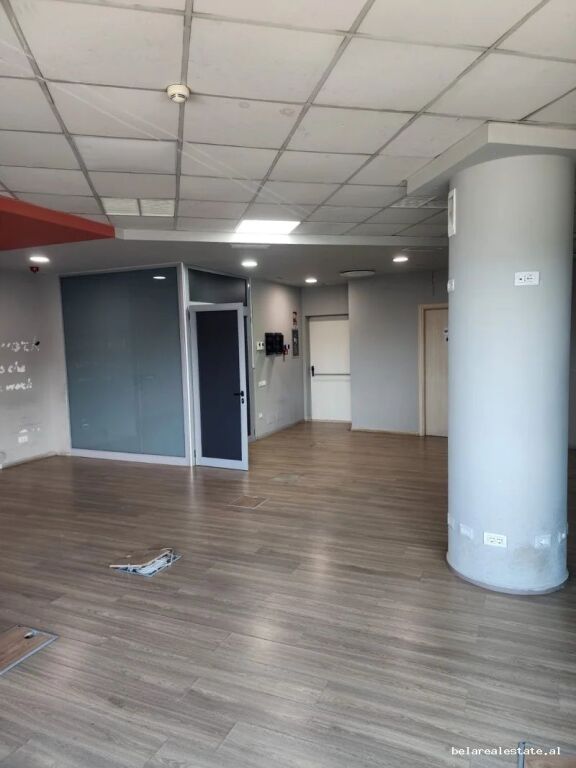 Ufficio in Affitto presso il Palazzo Me Shigjeta (ID BZ21000) Tirana
