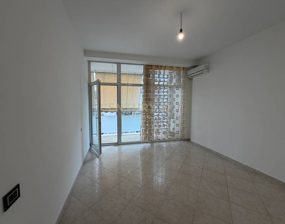 JAPIM ME QIRA APARTAMENT 2+1+2 TEK KOMPLEKSI KIKA 2,KOMUNA E PARISIT!