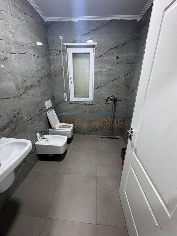 Qera, Apartament 2+1+2, Vila L 2, Unaza e Re 600 €