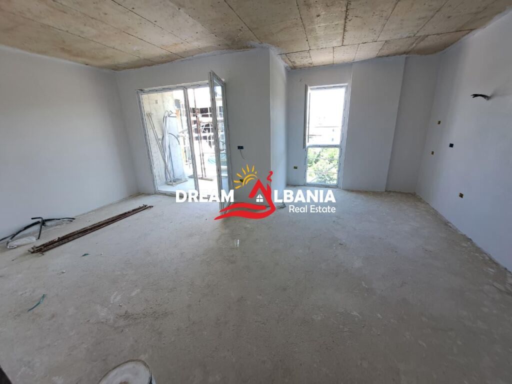 Apartament 2+1 ne shitje tek liqeni I thate prane Radisson Hotel ne Tirane (ID 5121001)