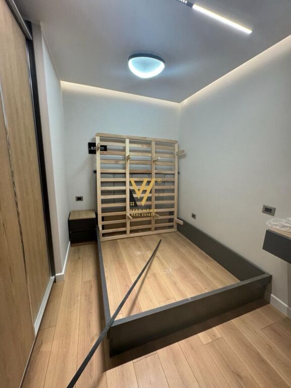 JEPET GARSONIERE 35 M2 ME QIRA TE KOMUNA E PARISIT 550 EURO