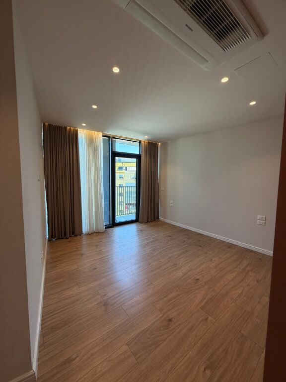UFFICIO IN AFFITTO PRESSO LAKE VIEW RESIDENCE