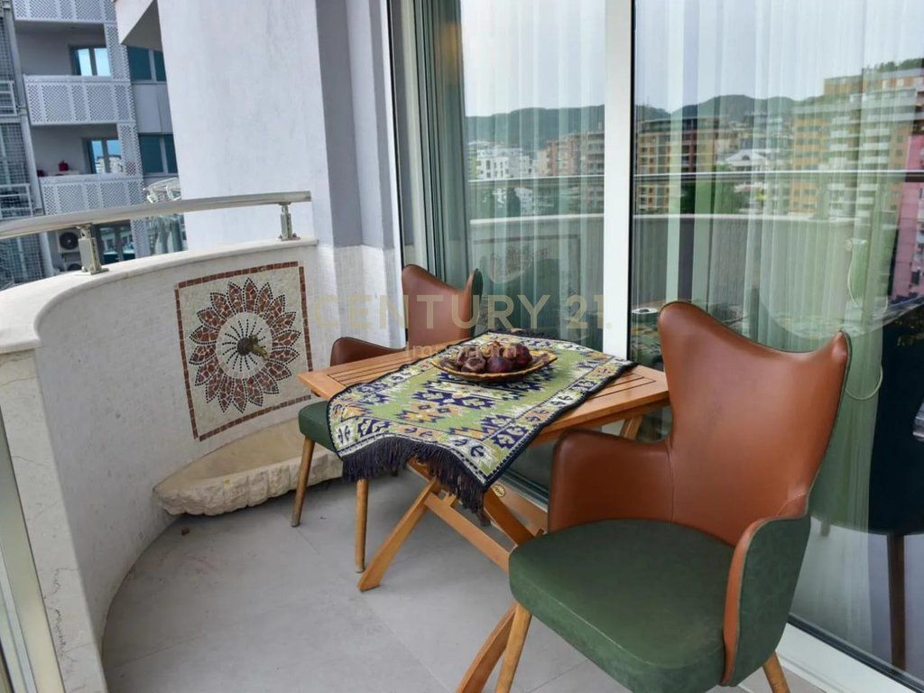 Apartment 2+1+2 balconies + separate wardrobe Luxury in Bllok!