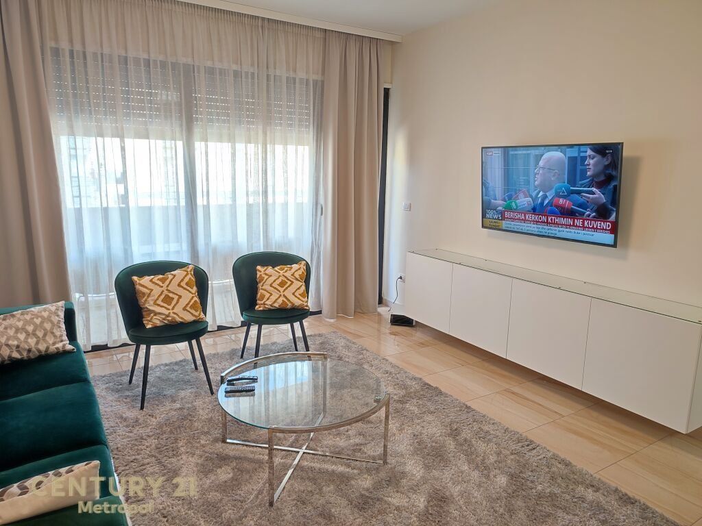 Apartament per qira 1+1, ne kompleksin Panorama