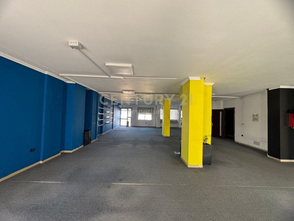 Open Space Environment 585 m² for Rent – Globe