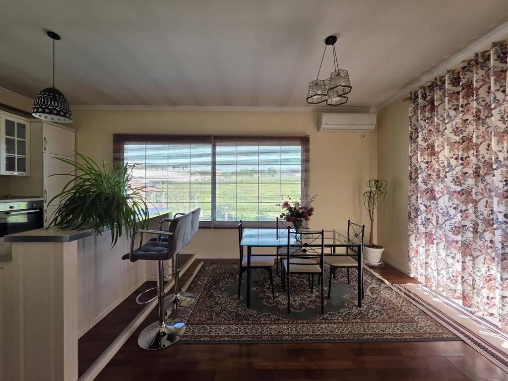 VENDIAMO VILLA SU TRE PIANI VICINO ALLA COLLINA DI PRIFTI !!