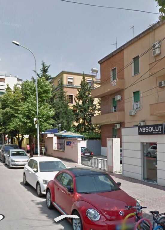 Business premises for rent in the heart of the block  