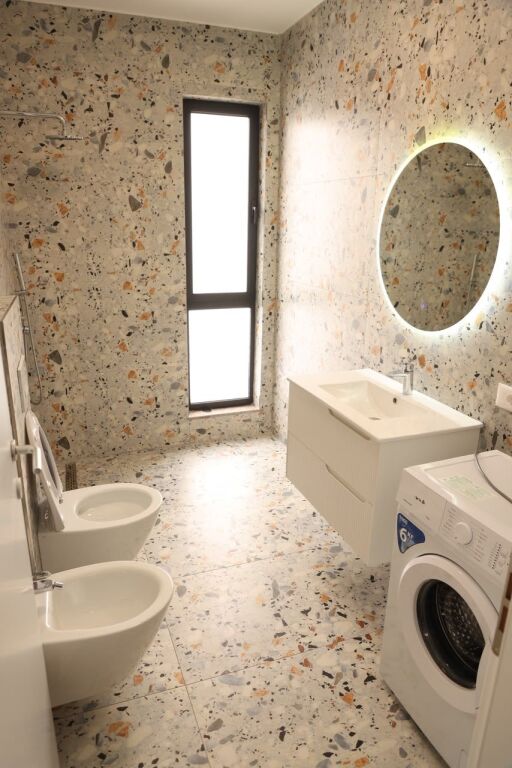 Shitet Apartament 1+1 në Malin e Robit, Golem