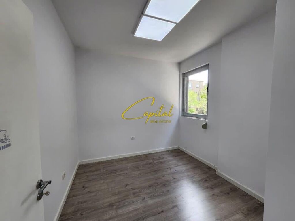BUSINESS PREMISES FOR RENT 95 M2 DINAMO STADIUM 80,000 LEKE