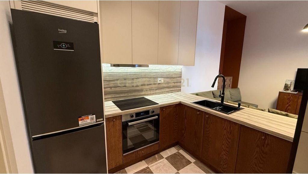 Apartament 1+1 Me Qira në Pazari i Ri, Tiranë - 700€