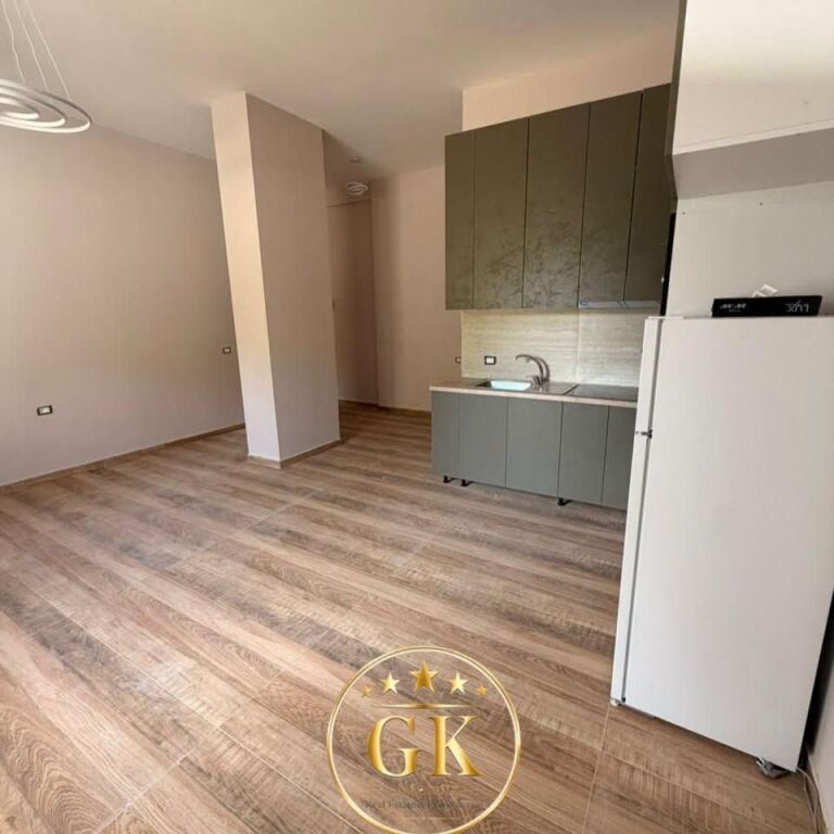 🏡 Stazione di servizio in vendita    📍 Posizione: Shkembi Kavajes
