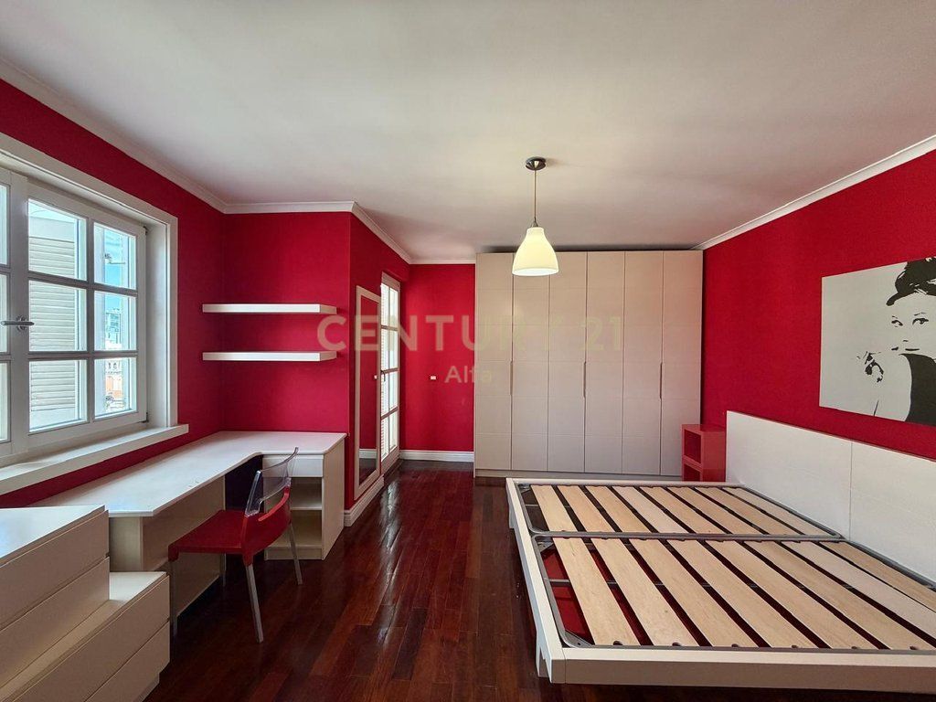 **Duplex 3+1 con veranda in vendita a Myslym Shyri**