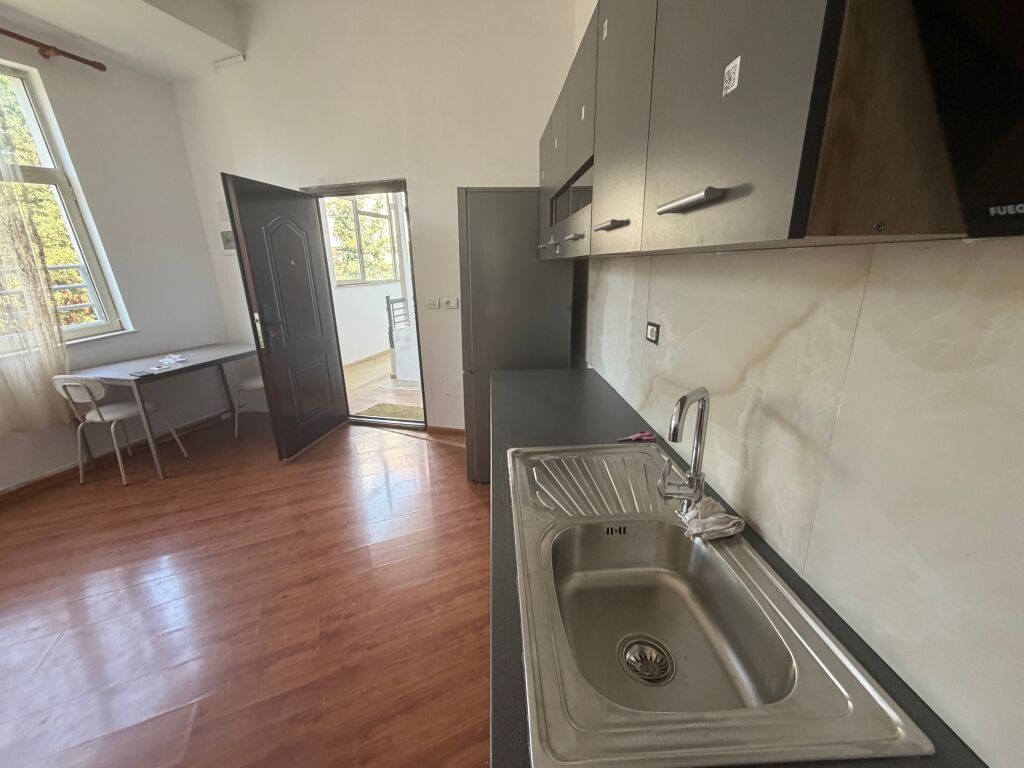 1+1,i mobiluar kopshti zologjik,450 euro