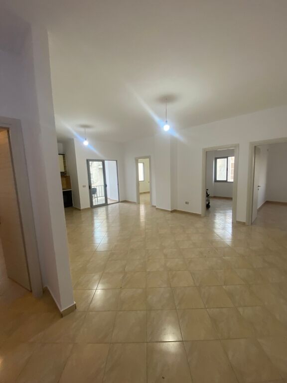 Appartamento 3+1 vuoto in affitto a Fresk !