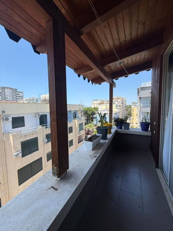 Shitet Apartament 1+1 pranë Majestic – Vetëm 200 m nga deti!