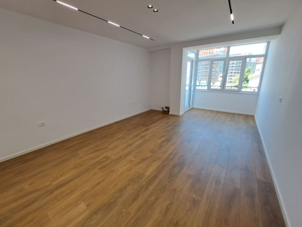 Shitet Apartament 1+1, 21 Dhjetori, Rruga Muhamet Gjollesha (ID 51110001), Albania