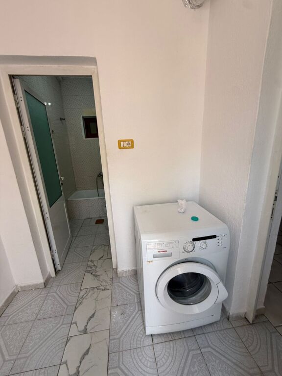 Qera | Shtëpi private e vecuar | Selvia | 45@ €/muaj